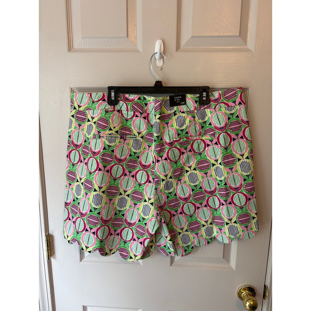 Crown & Ivy Curvy Scalloped Hem Shorts Pink Green Geometric Print Plus Size 22W - Picture 4 of 4